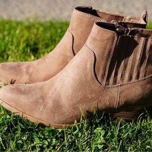 Women's Tan Ankle Boots